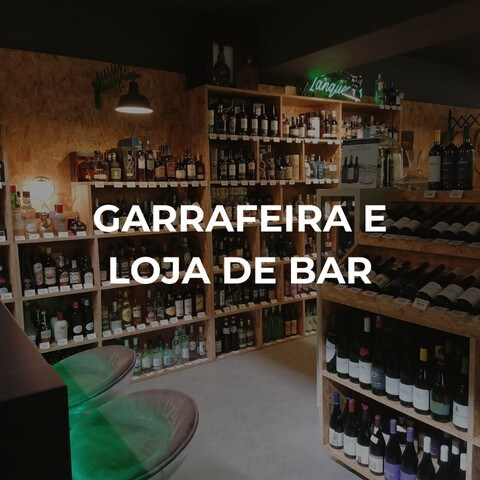 Garrafeira e loja de bar com acessrios de cocktail, bebidas artesanais e caixa de madeira vintage  Black Pepper & Basil