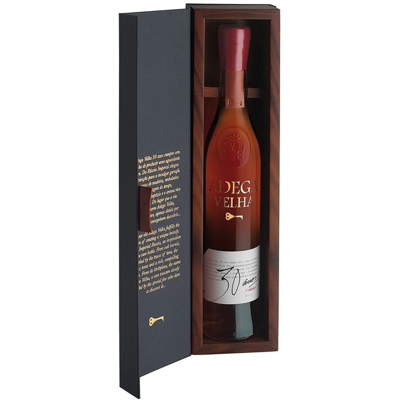 Aguardente Adega Velha 30 Anos 50Cl + Caixa De Madeira
